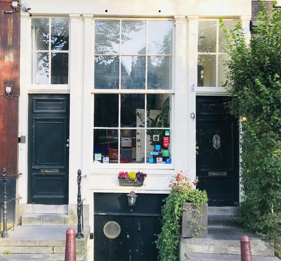 Tulip Of Amsterdam Bed & Breakfast Exterior photo