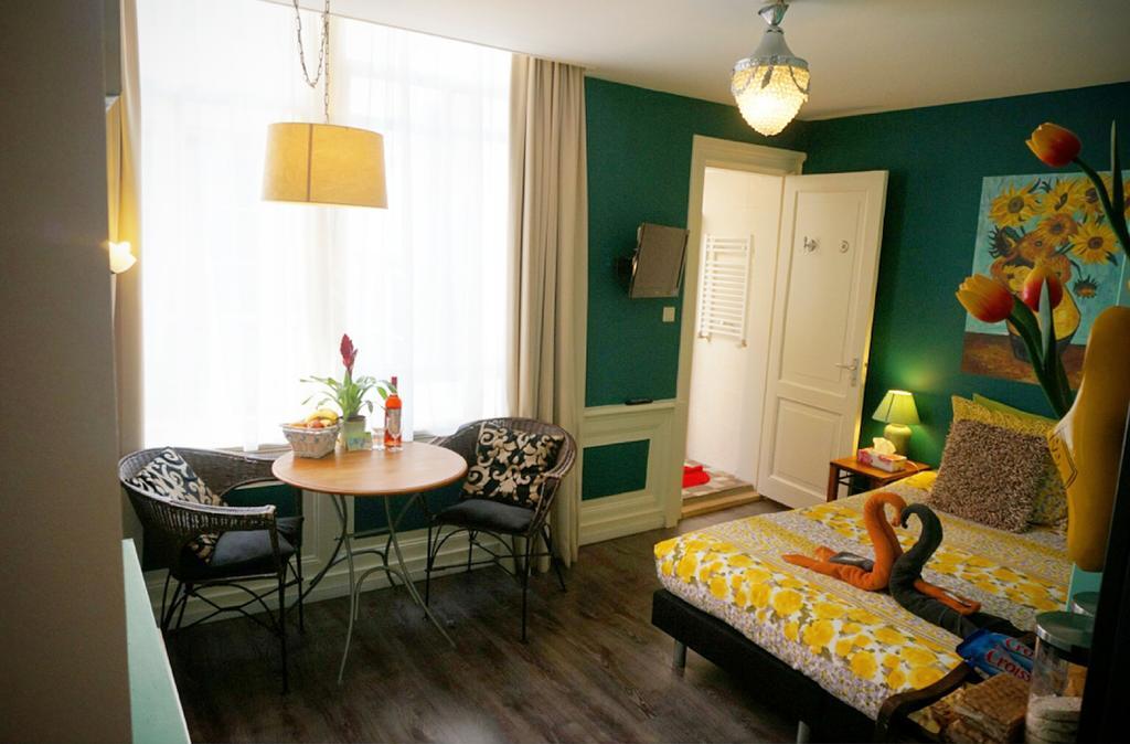 Tulip Of Amsterdam Bed & Breakfast Room photo